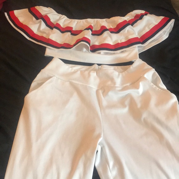 Set - Picture 1 of 1